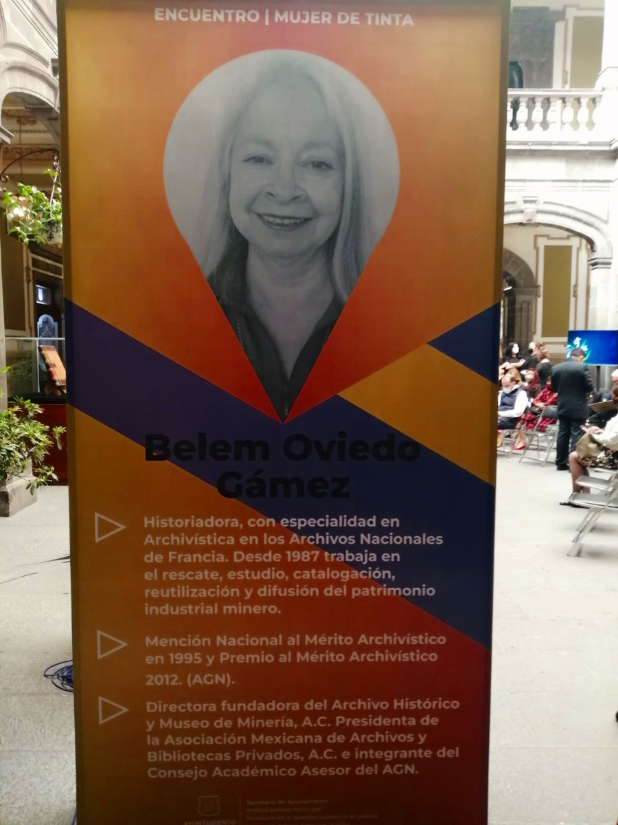 Mujer de Tinta. Belem Oviedo